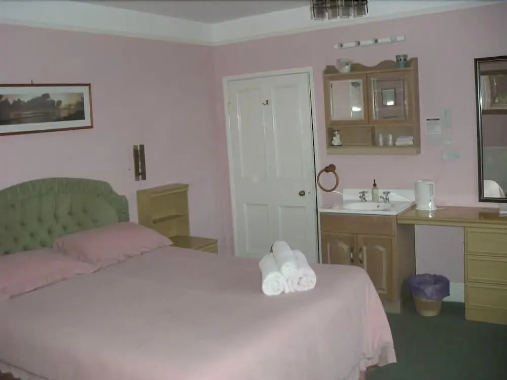 Lodgehill Hotel