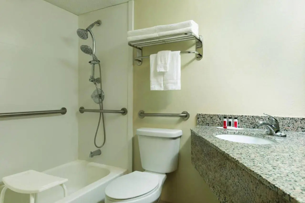 Baymont By Wyndham Florence Cincinnati