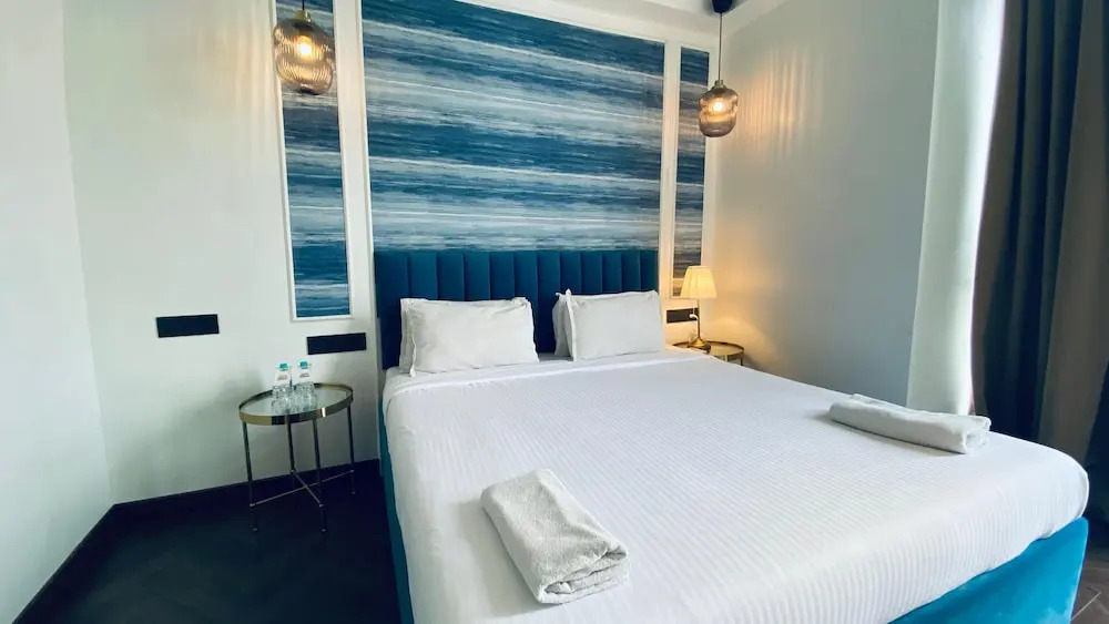 Palm Breeze Hotel - Colaba