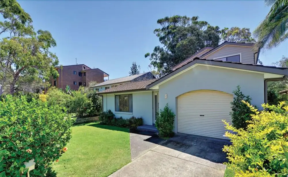 Little Beach House, 8 Mistral Close