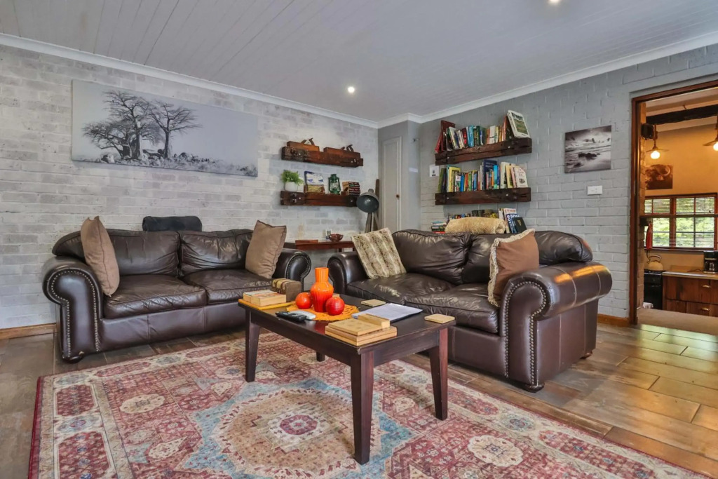 Self catering, fully equipped, 2 storey cottage.