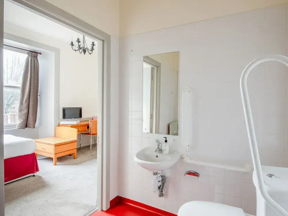 Clovenfords Hotel