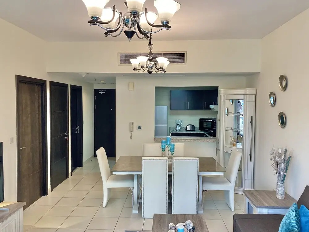 Whitesage - Marina Gem, Fancy Apartment with Waterfront Views, Dubai
