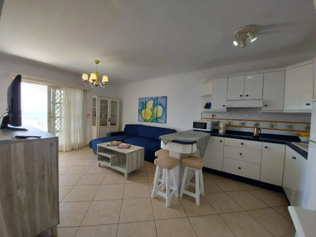 Apartamento 3A con FreeWifi y estupenda vista a Mar en Playa Las Burras