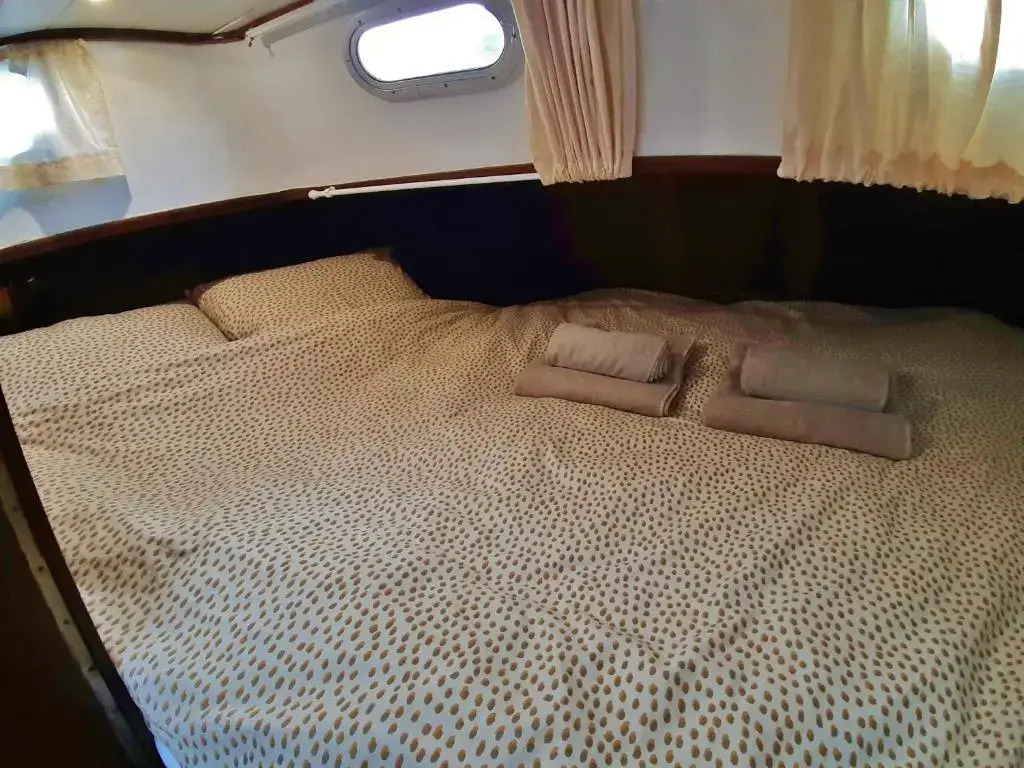 Motor Yacht Almaz