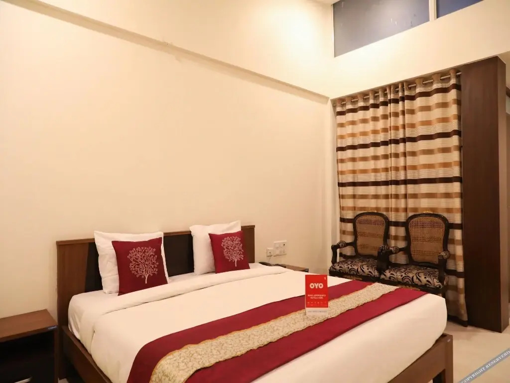 White Hall By OYO Rooms