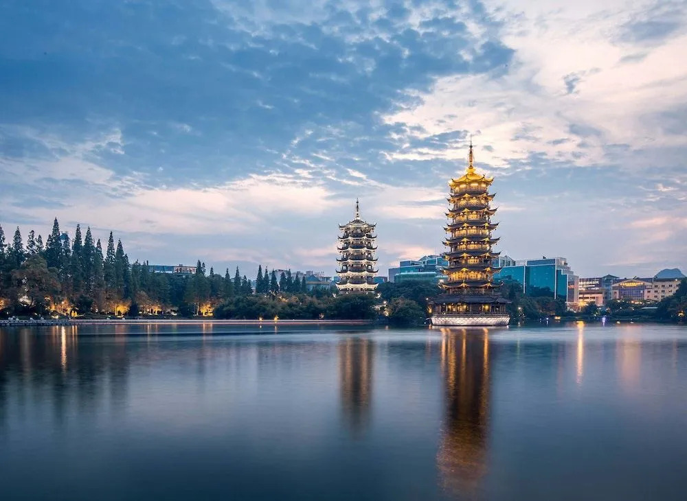 Guilin Bonjour Boutique Hotel- Free pick up service over 3 nights