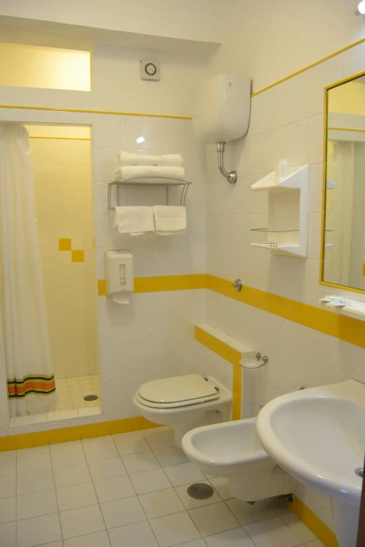 Yellow Park Hotel