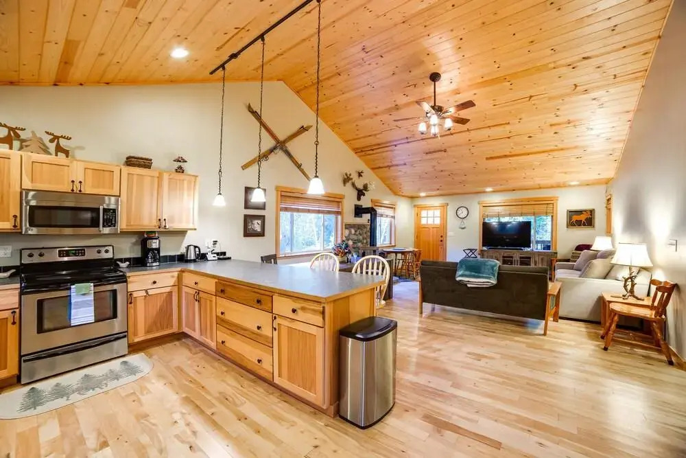 65GS - Hot Tub - Wi-Fi - Pets Ok - BBQ - Sleeps 10