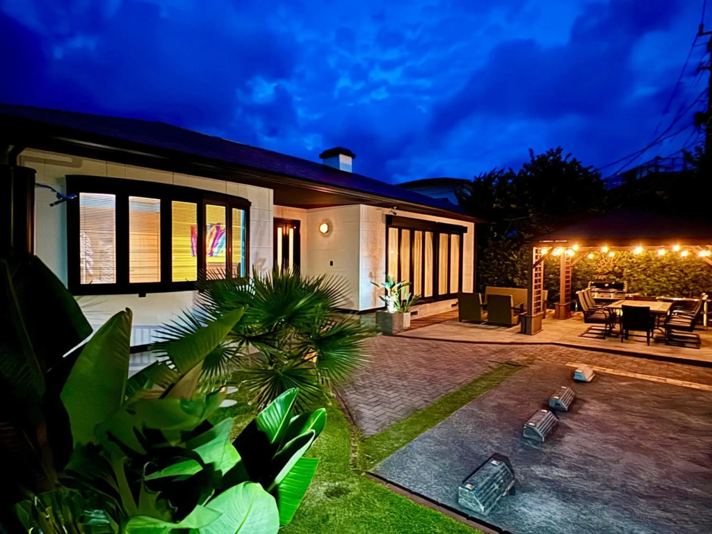 弓ヶ浜海水浴場徒歩1分! 一棟貸別荘! Yumigahama Beach House & BBQ