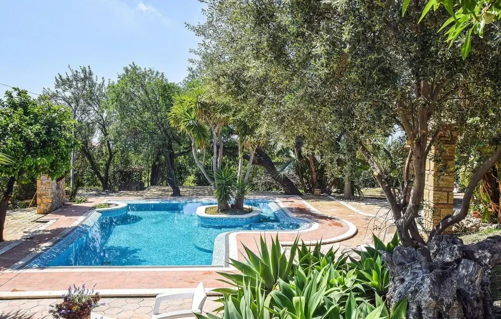 Stunning Home In Saline Ioniche