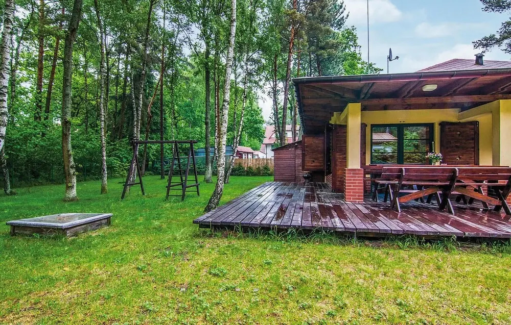 Cozy Home In Pobierowo With Wifi