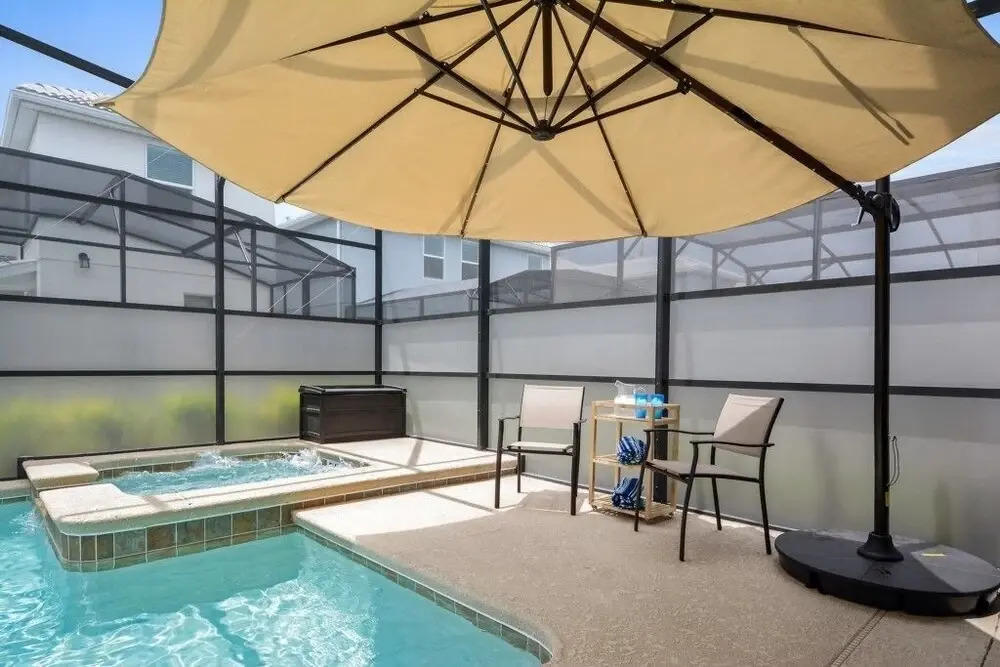 Luxury 6 bedroom home