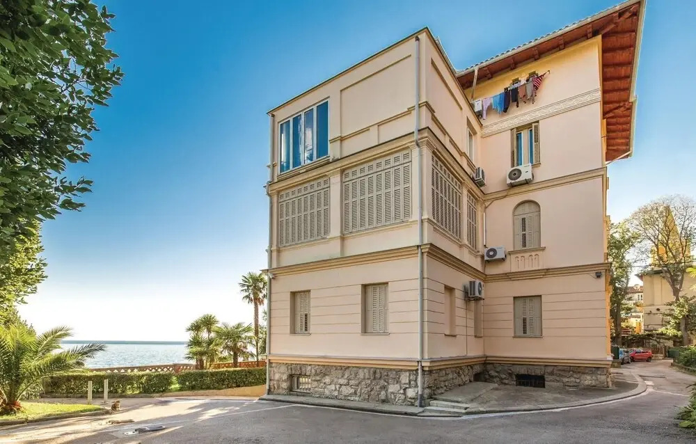 Lovely Apartment In Lovran With Kitchen