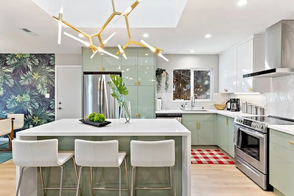 Marbella Lane - SJ Designer Home 3BR Ldry P