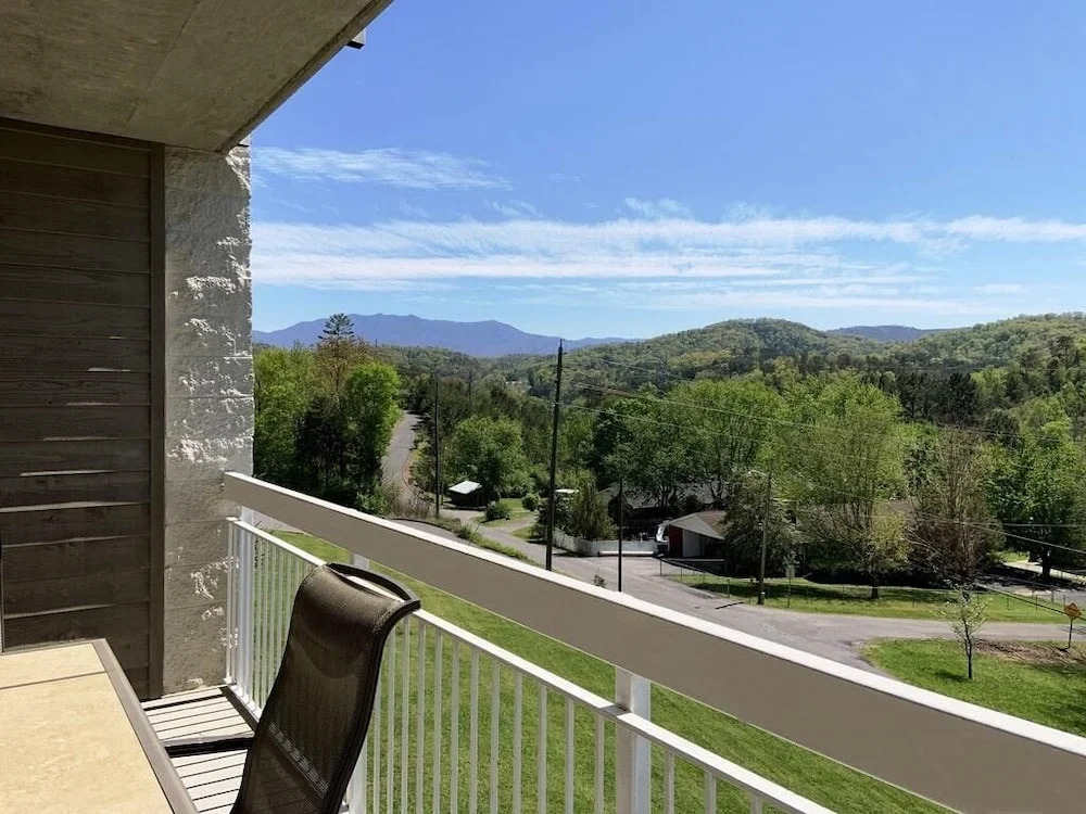 Whispering Pines 524