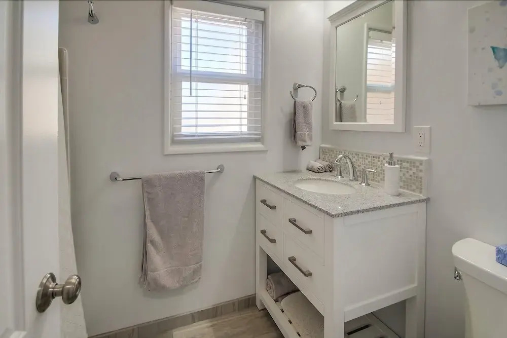 Hang Ten 3 Bedrooms 2 Bathrooms Home