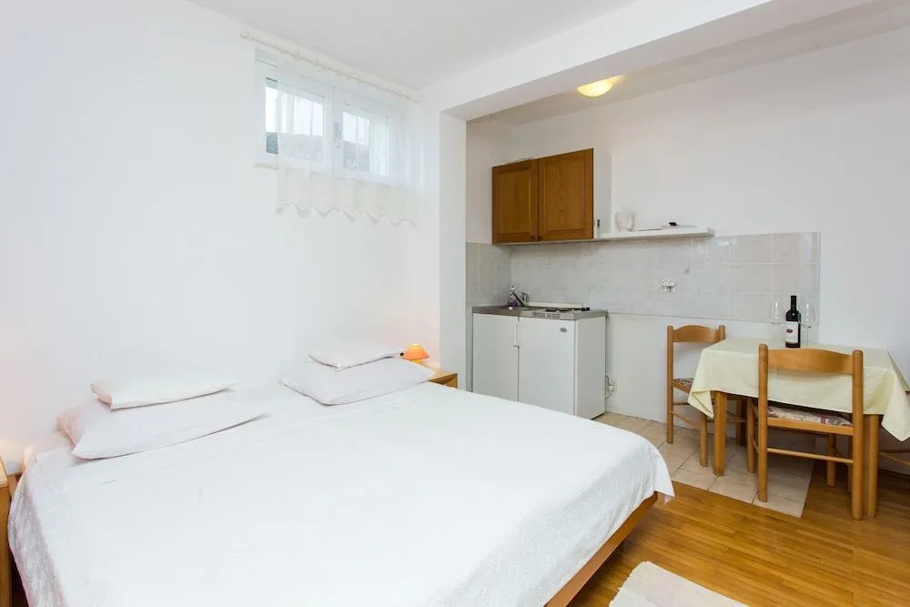 Apartment Dorina