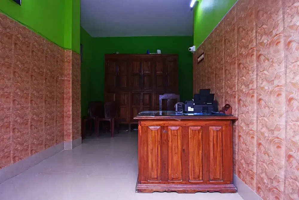 SPOT ON 43674 Apanjan Hotel