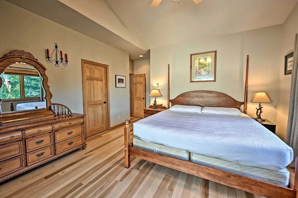 Mountain Home With Decks, Walk to Gondola