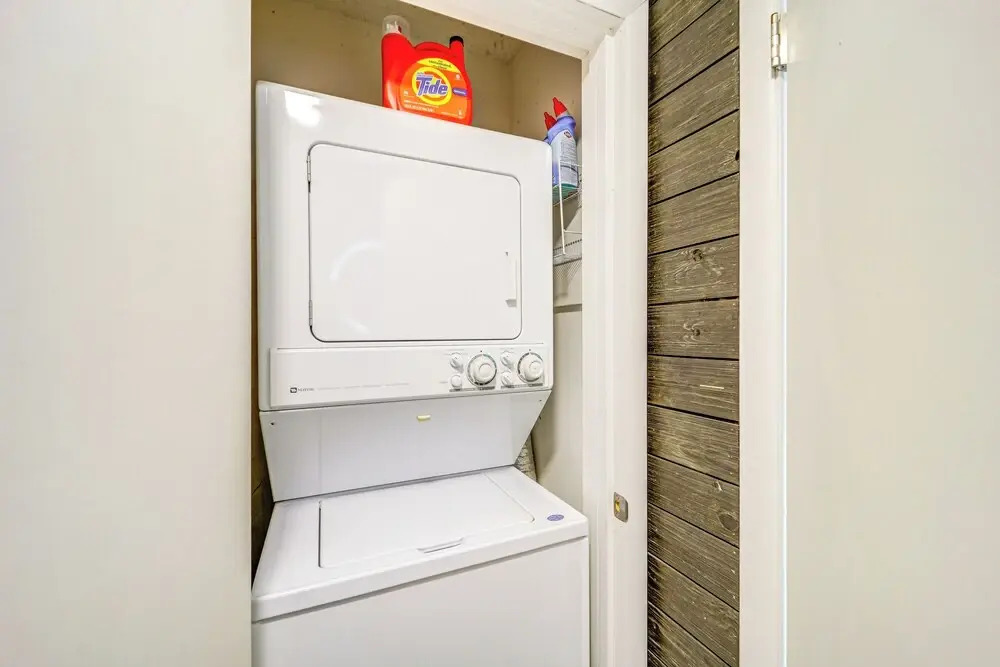 1 Mi to Skiing: Cozy Townhome in Beech Mountain!