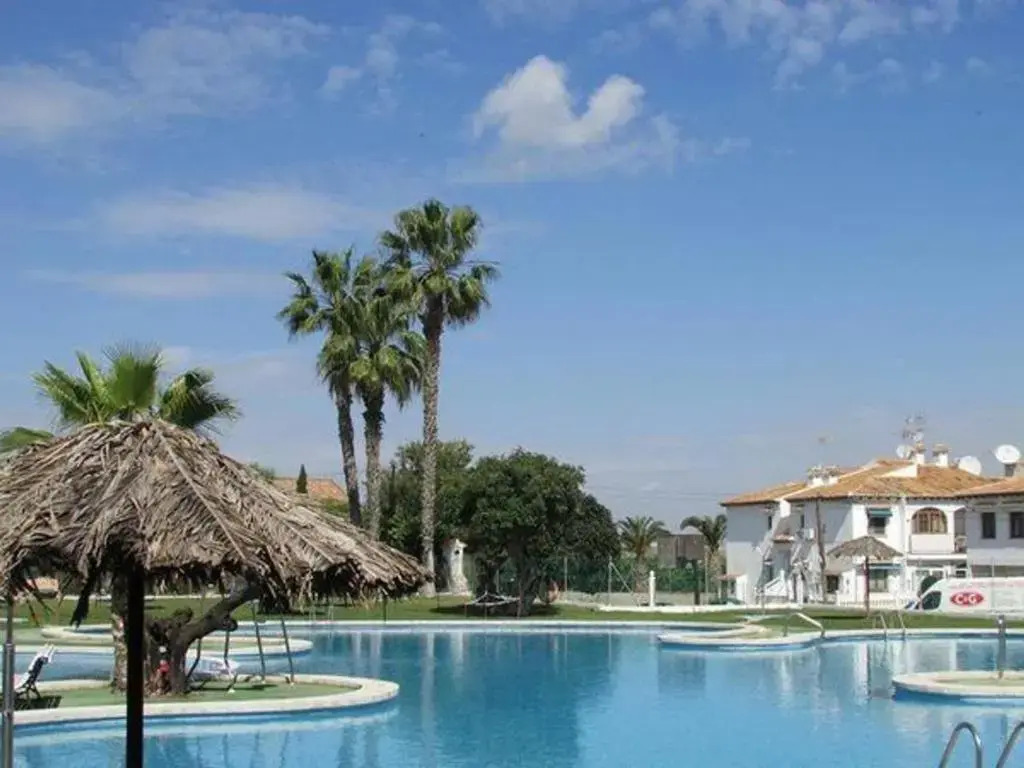Costa Blanca Bungalow Lago jardin frente piscina 4 personas