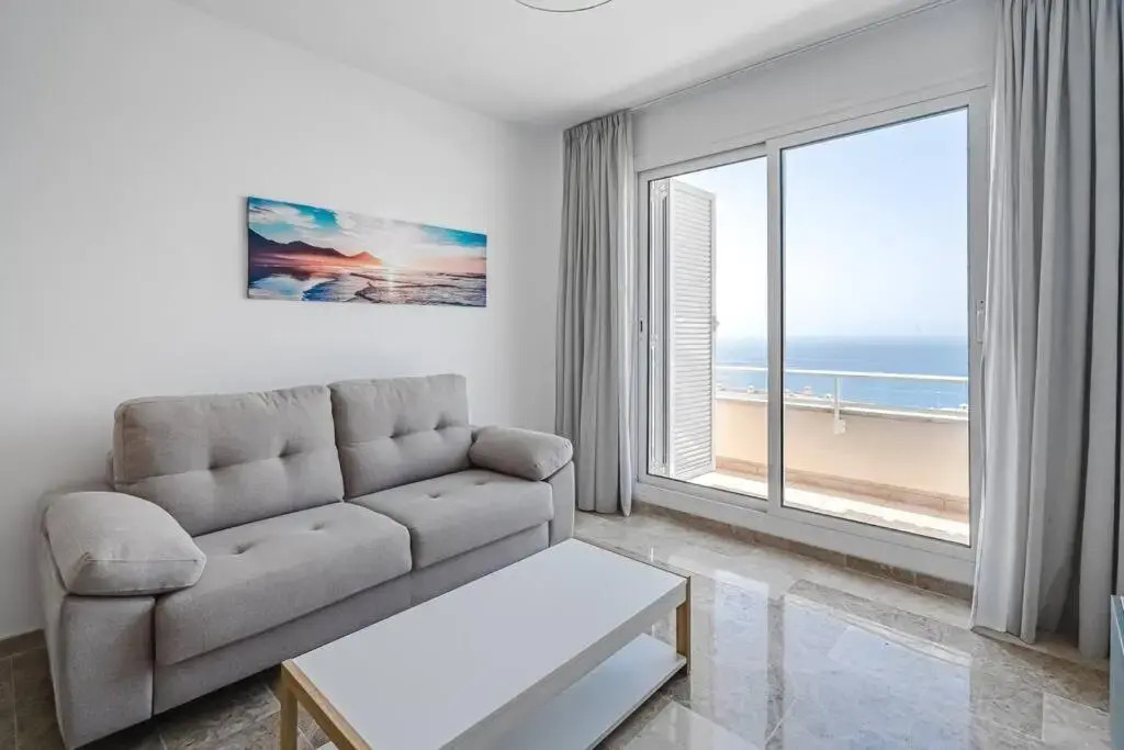 Amazing apartment with sea views PA06