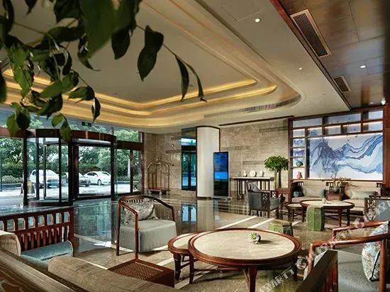 Olympic Twin Towers Hotel（Gengwen Road Metro Station Store）