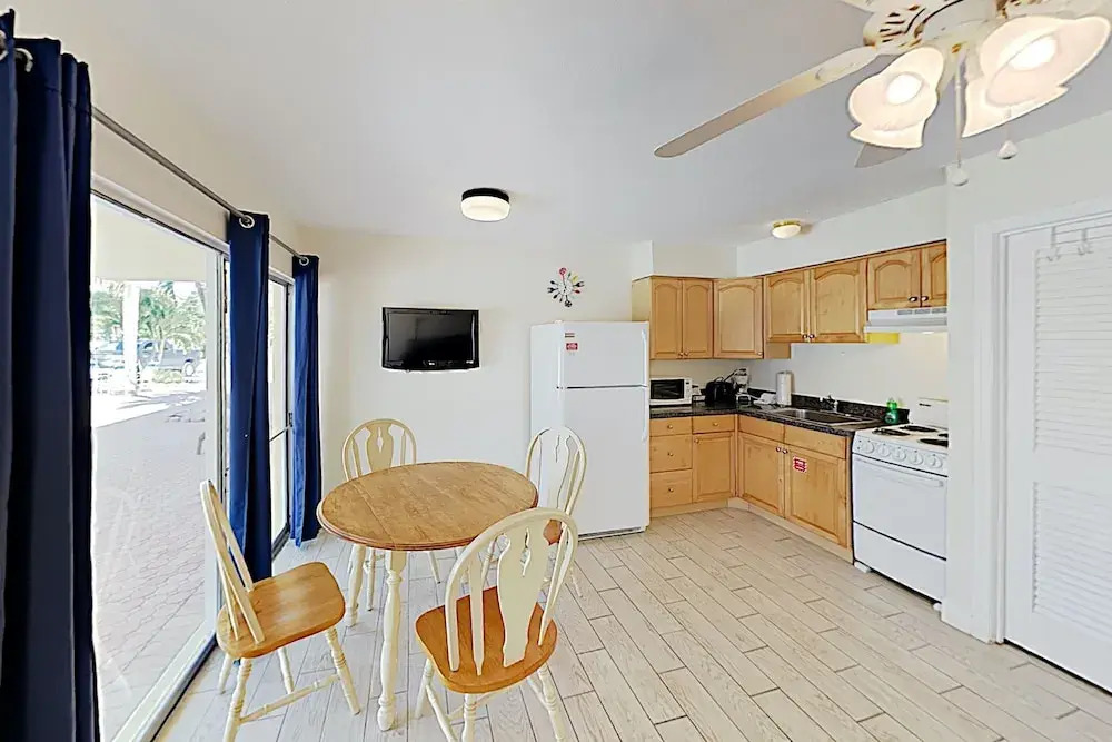 New Listing! Tropical Getaway - Steps To Sand 1 Bedroom Apts