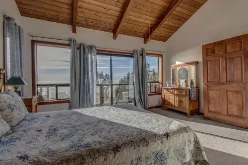 Ocean view home with Fireplace Hot Tub Deck