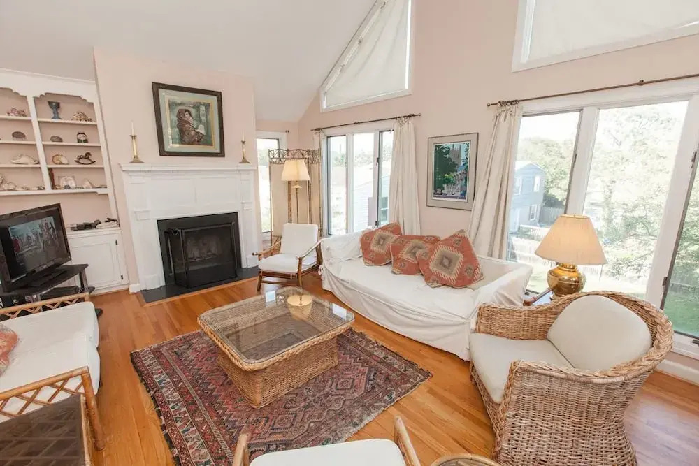 8707 Atlantic Ave Home 5 Bedrooms 4 Bathrooms Home
