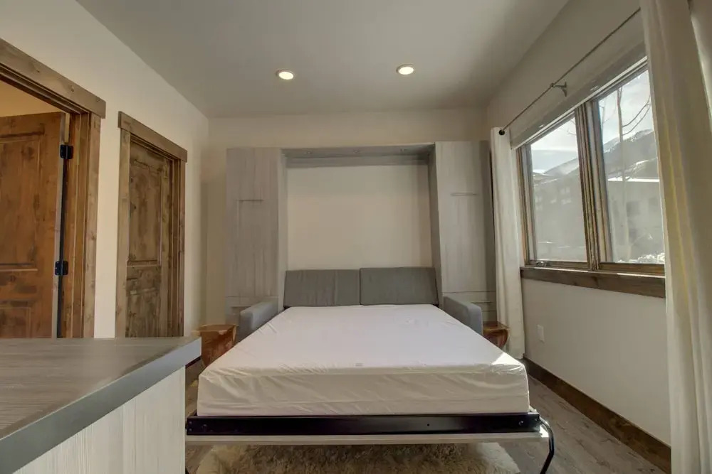5th Ave Unit 2 Studio townhouse