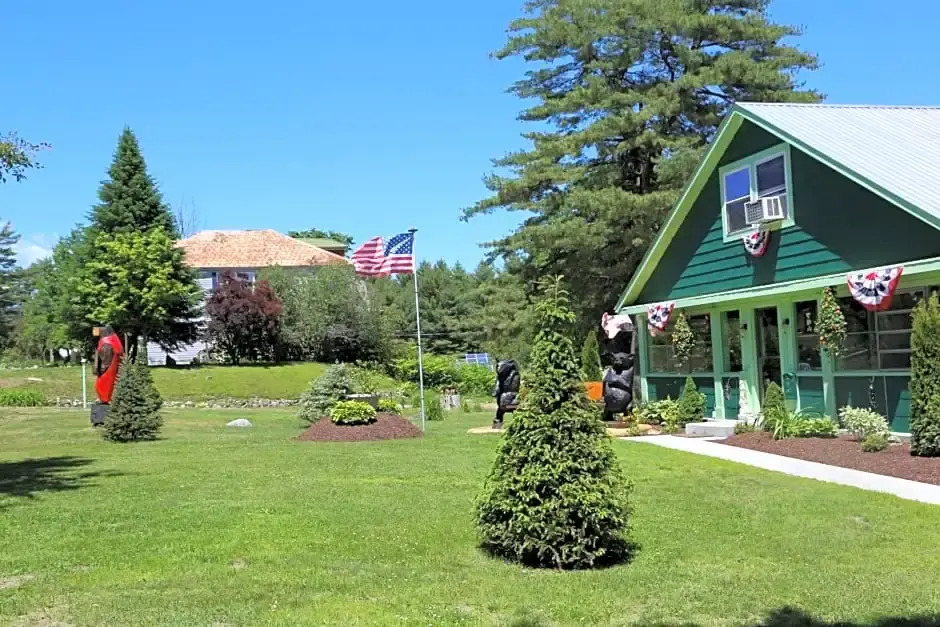 Rowes Adirondack Cabins of Schroon Lake