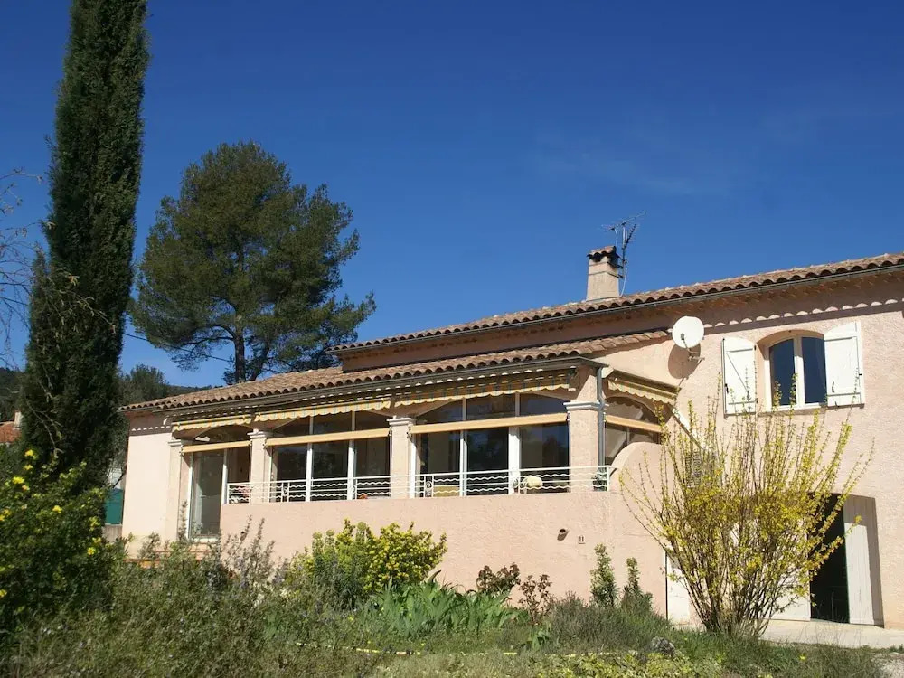 Airconditioned, Spacious Villa in Garéoult With a Private Pool