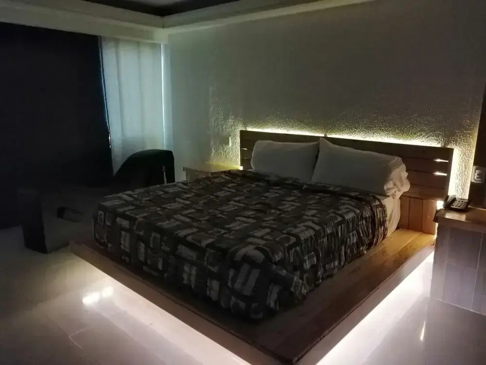 Motel Oasis