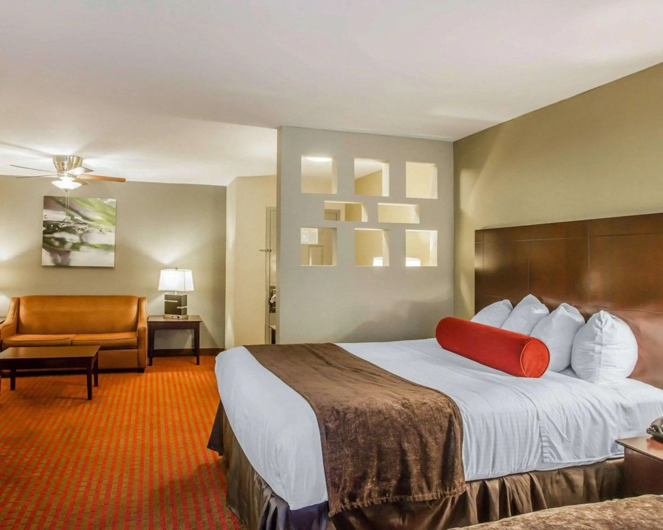 Quality Suites Nashville Airport