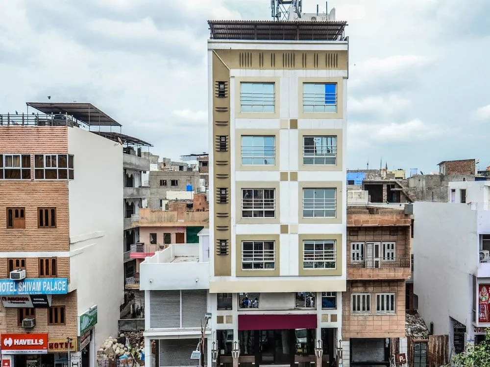 OYO 18484 Hotel Ratnawali
