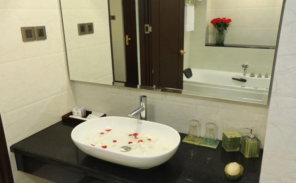 Rose Palace Hotel Yangon