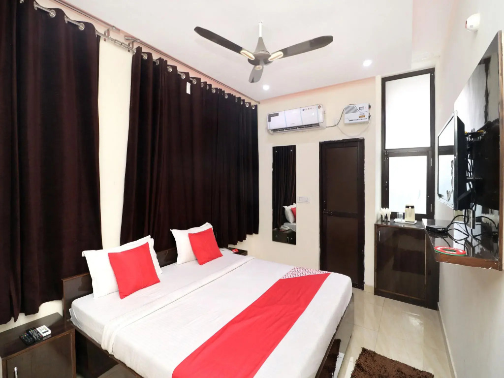 Hotel kb Square Near Chandigarh Railway Station