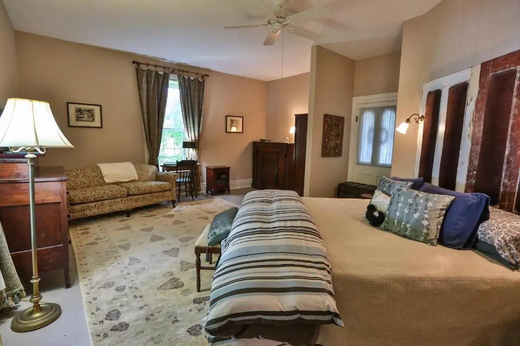 Black Sheep Inn