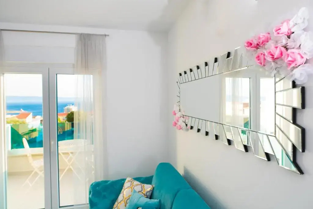 Sea view luxury studio apartment