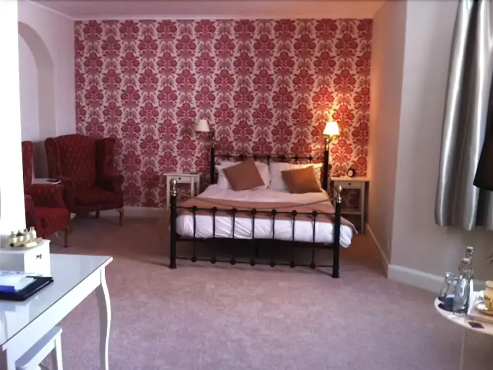 The Red Lion Hotel