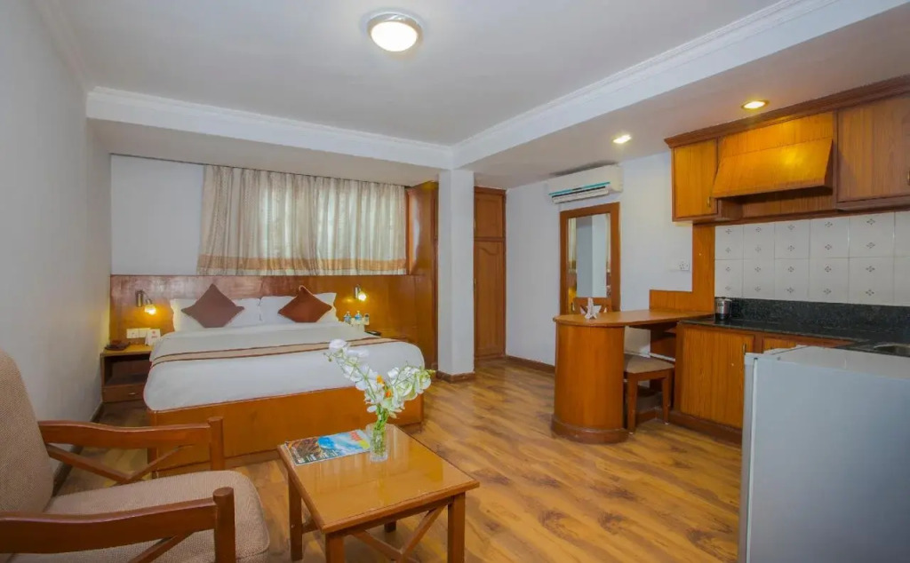 Osho Holiday Inn
