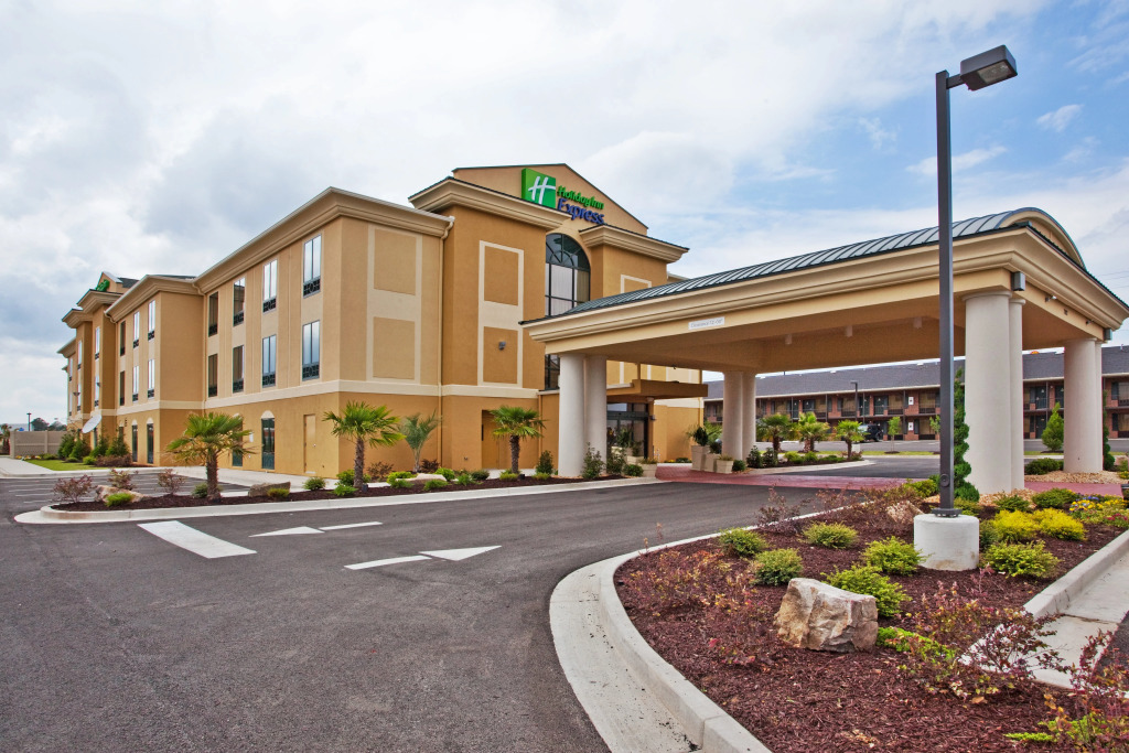 Holiday Inn Express Hotel & Suites Cordele North by IHG