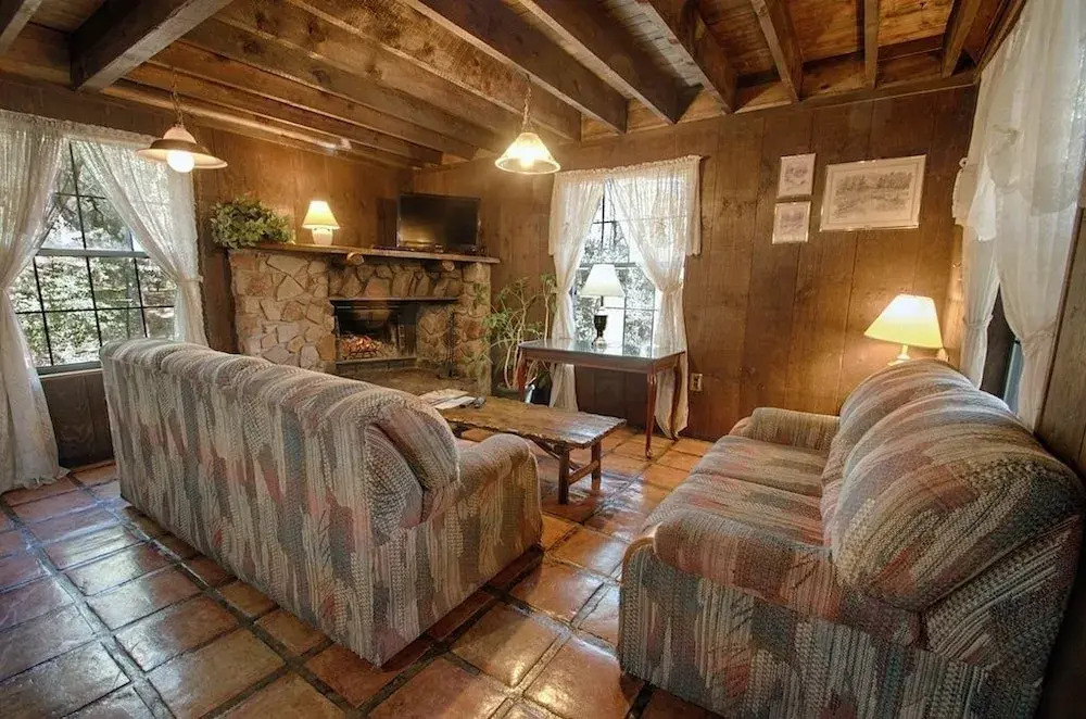 Bear Creek Motel And Cabins