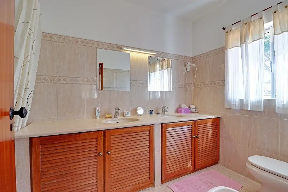 Vilamoura Ocean Villa with Pool by Homing