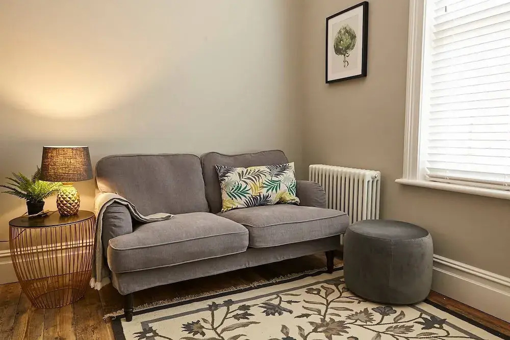 Chic Top Floor Apartment in the Heart of Westbourne Arcade