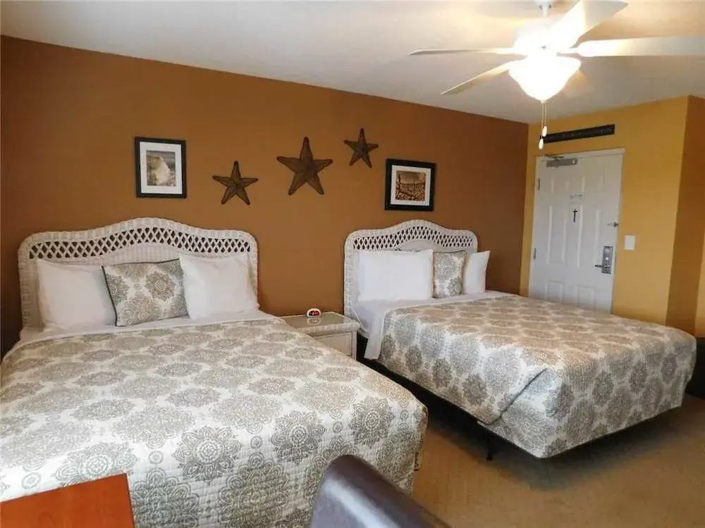Yacht Club Villas #2-1005 3 Bedrooms 3 Bathrooms Condo