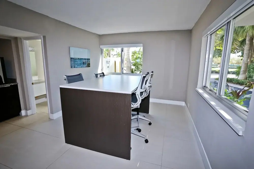 Coconut Grove Apartments by NUOVO