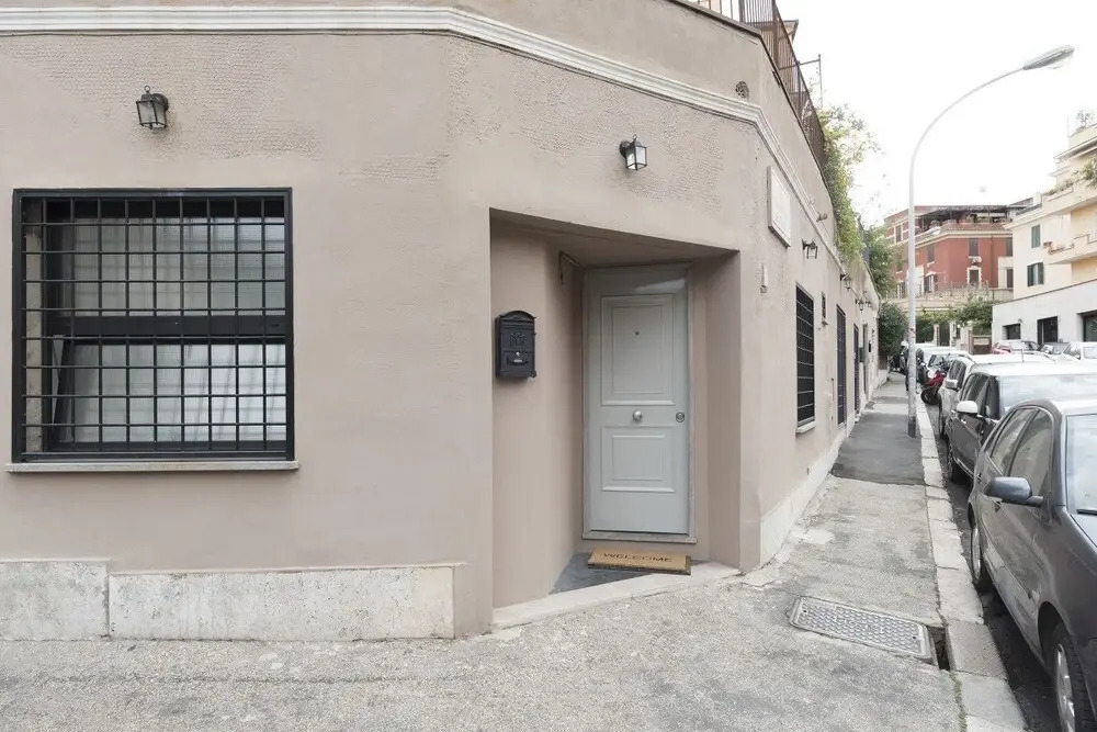 Cosy Modern Studio Flat Close to Metro Piramide
